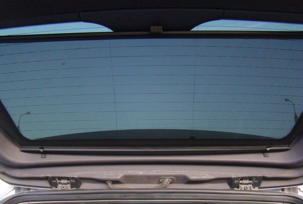 Шторки и жалюзи на заднем стекле. Каркасная шторка на заднее стекло Меган 2. Каркасная шторка на заднее стекло ВАЗ 2109. Шторка заднего стекла Saab 9-5. Шторка на заднее стекло ВАЗ 2115.