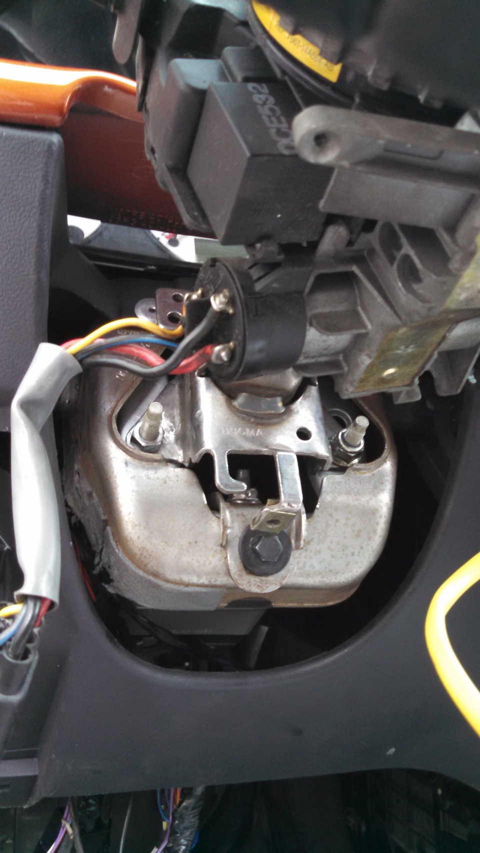 Устранение люфта в рулевой оси — Ford Puma, 1,7 л, 2000 года | своими ...