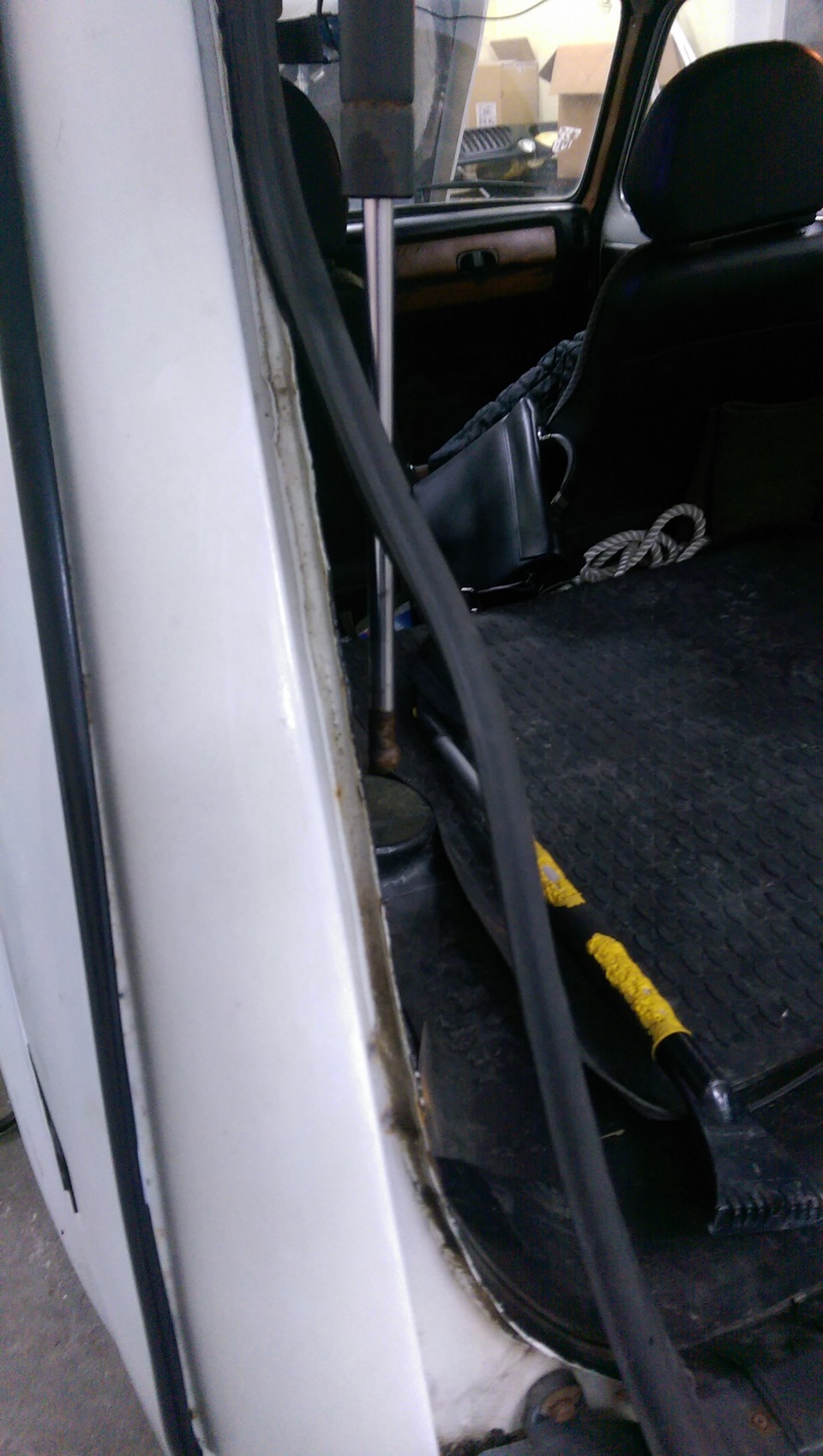 Замена уплотнительных резинок — Lada 4x4 3D, 1,7 л, 2003 года | своими ...