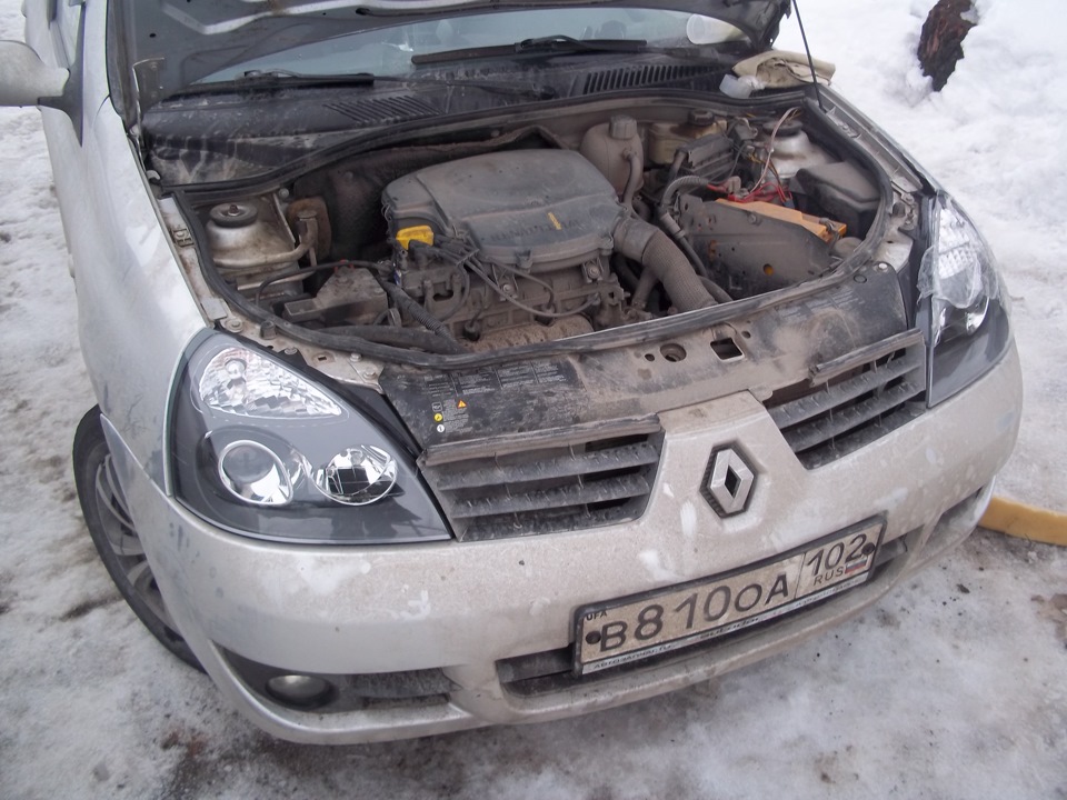 бампер на месте вид -ПОСЛЕ- — Renault Symbol. Запчасти на фото: 88100A