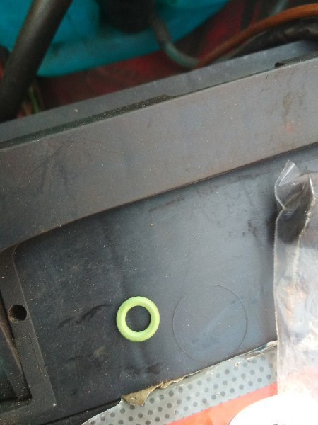 Замена уплотнительного кольца на масляном щупе — Volkswagen Jetta II, 1 ...