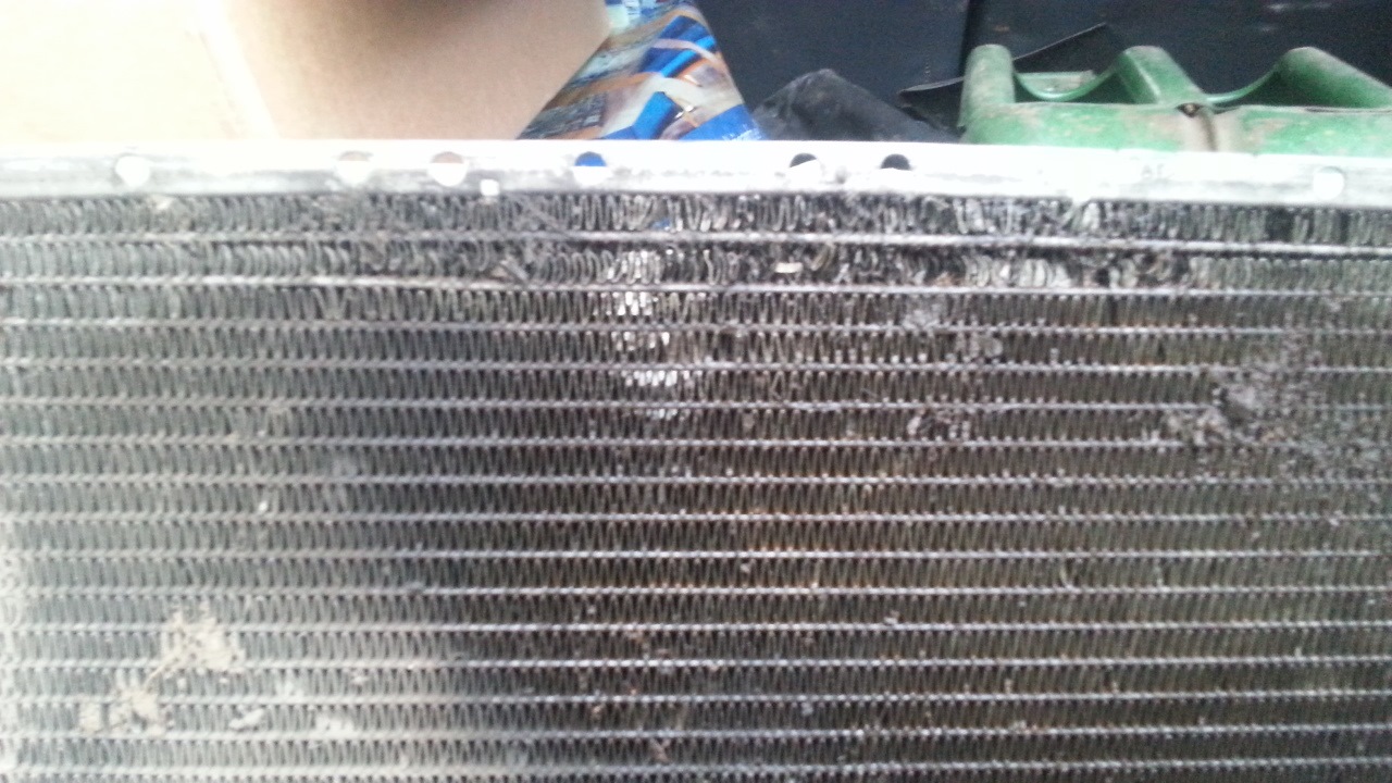 подтекает радиатор — BMW 3 series (E36/5), 1,6 л, 1997 года | своими ...