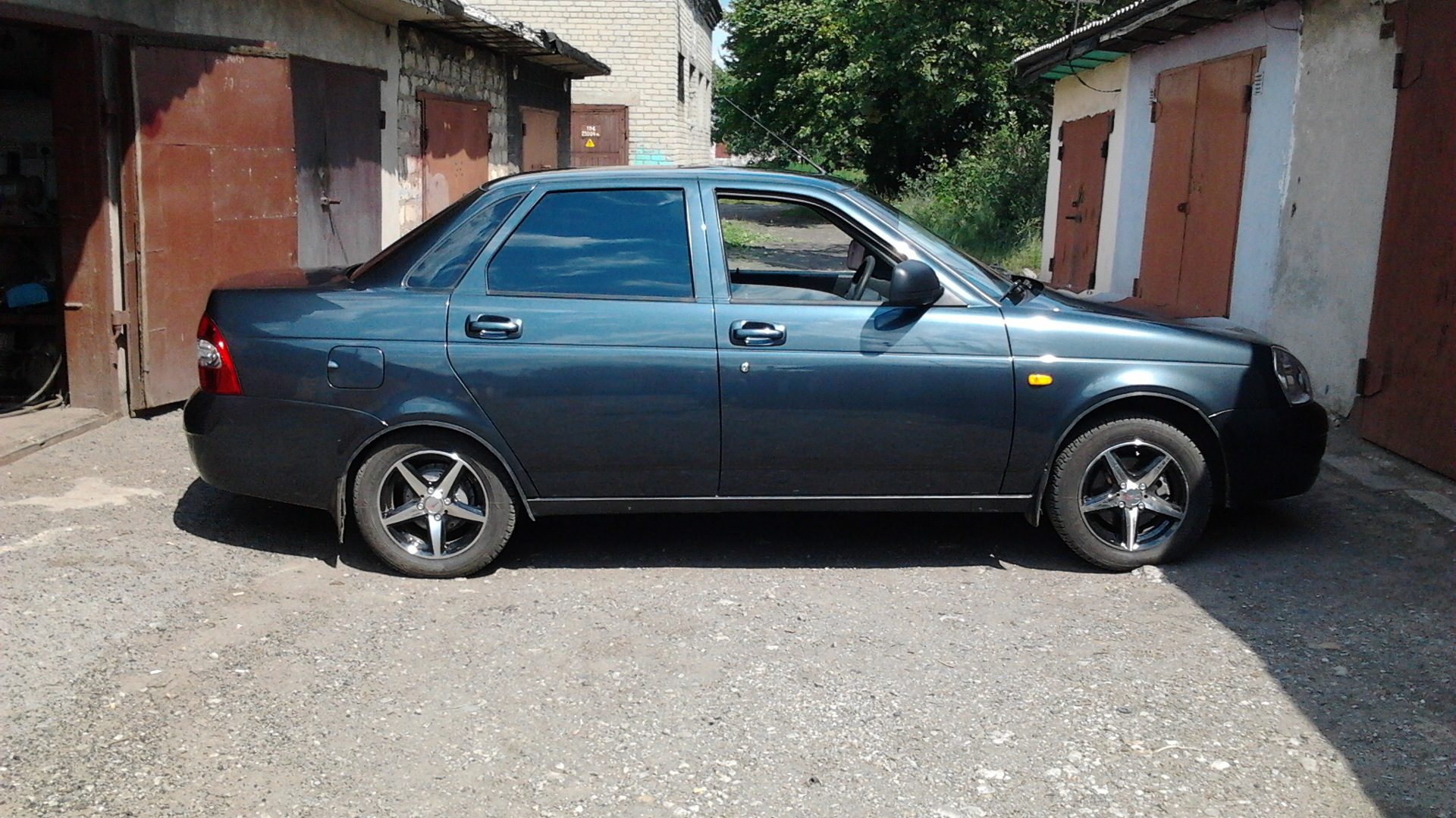 Lada Приора седан 1.6 бензиновый 2012 | Цвет жимолость на DRIVE2