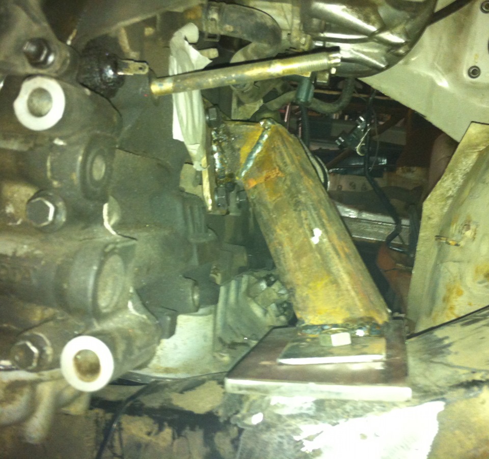 Мотор и коробка без подушек! Начали сочинять туннель! — Lada 2107, 2,5 ...