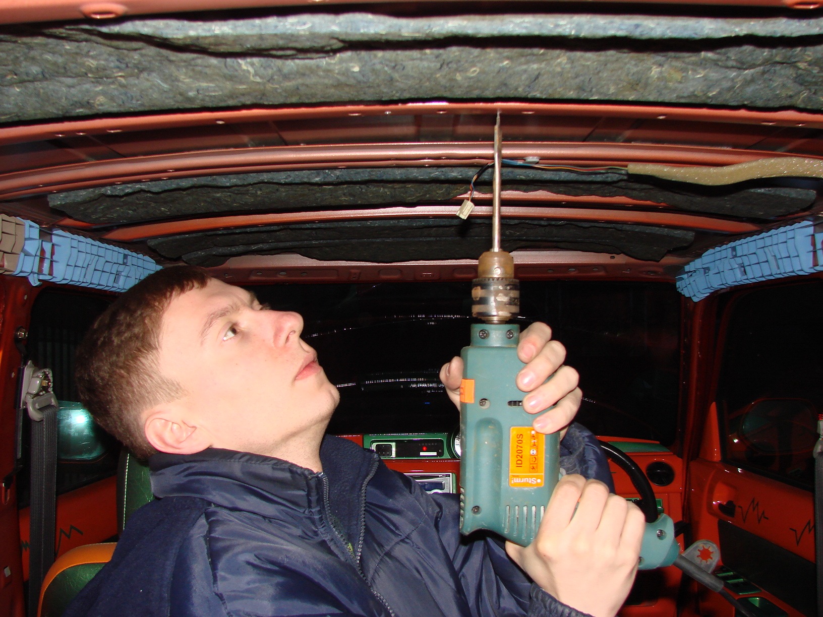 Installing the disco ball  - Toyota bB 15L 2004