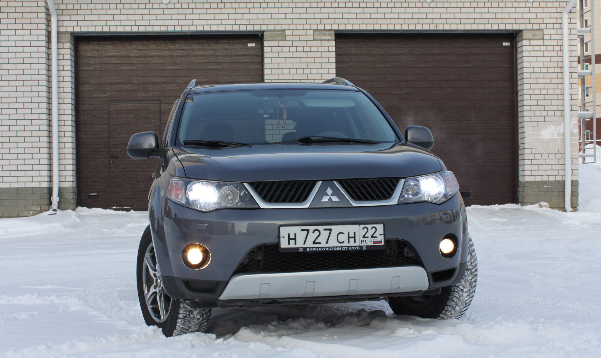 Аутлендер хл 2008 года. Outlander XL v6. Митсубиси Аутлендер 2008 года. Outlander XL v6 cool Silver. Стелс Mitsubishi Outlander XL.