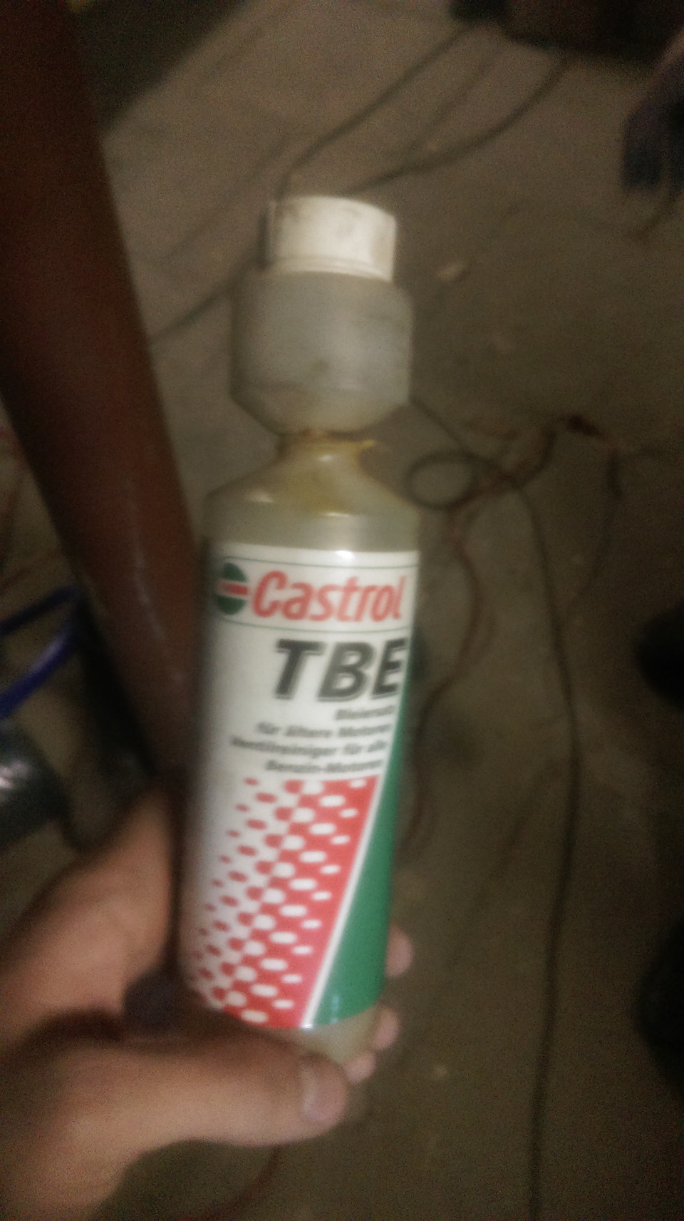 Присадка в топливо Castrol — Volkswagen Golf Mk3, 1,6 л, 1997 года ...