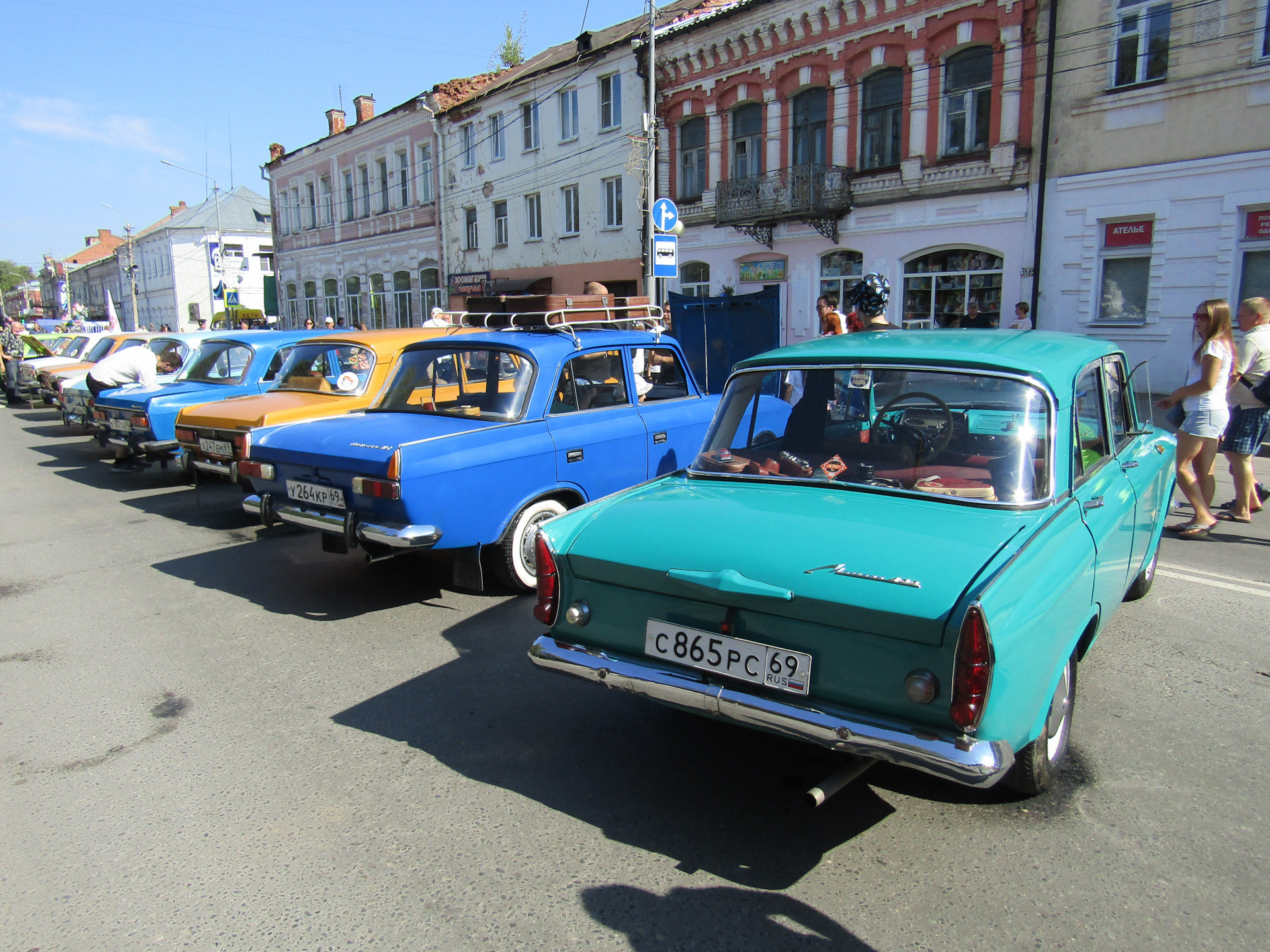 москвич тверь. ваз 2106 75. москвич тверь. москвич тверь. выставка ретро машин.