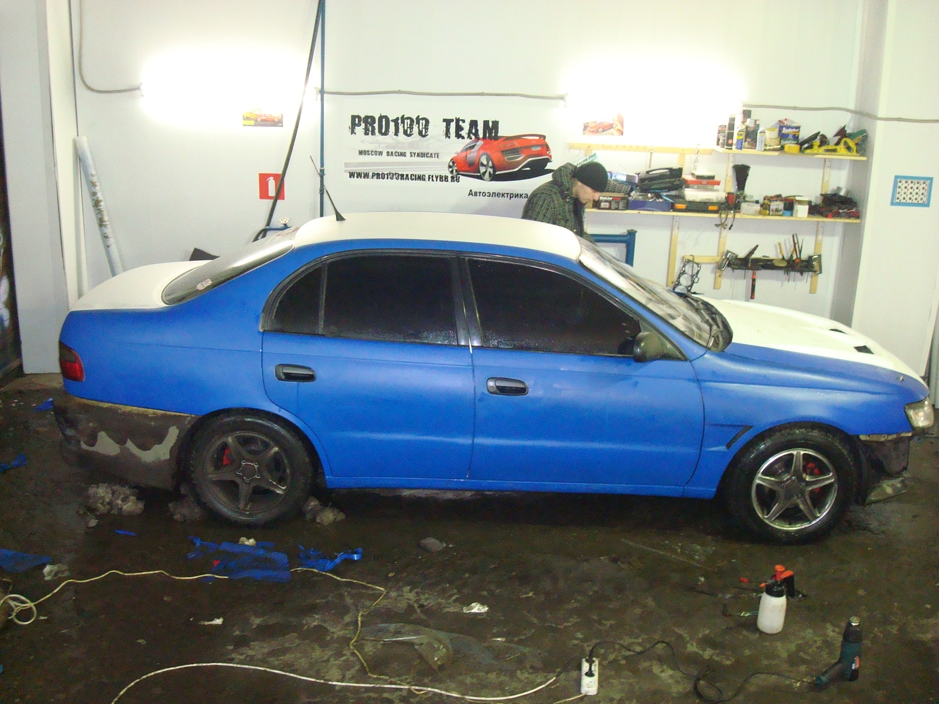 Vinyl wrapping process part 2 - Toyota Carina E 20L 1995