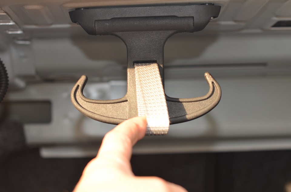 Крючки и карманы в багажник — Volkswagen Polo Sedan, 1,6 л, 2012 года ...