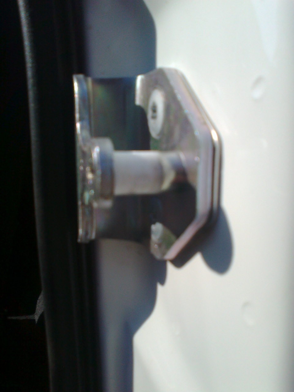 Установка бесшумных замков — Lada 2113, 1,6 л, 2012 года | аксессуары ...