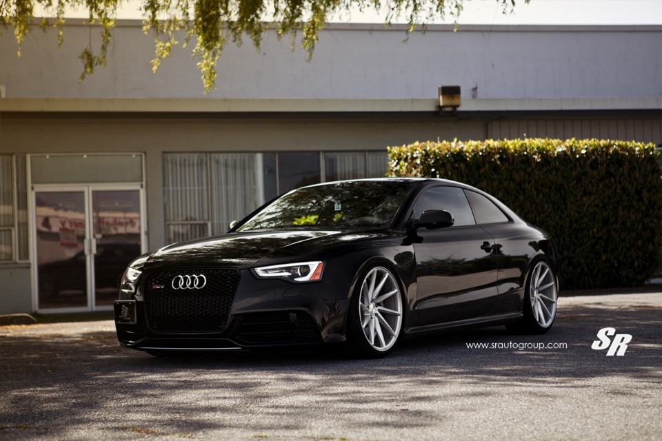 Ауди s5 Vossen черная