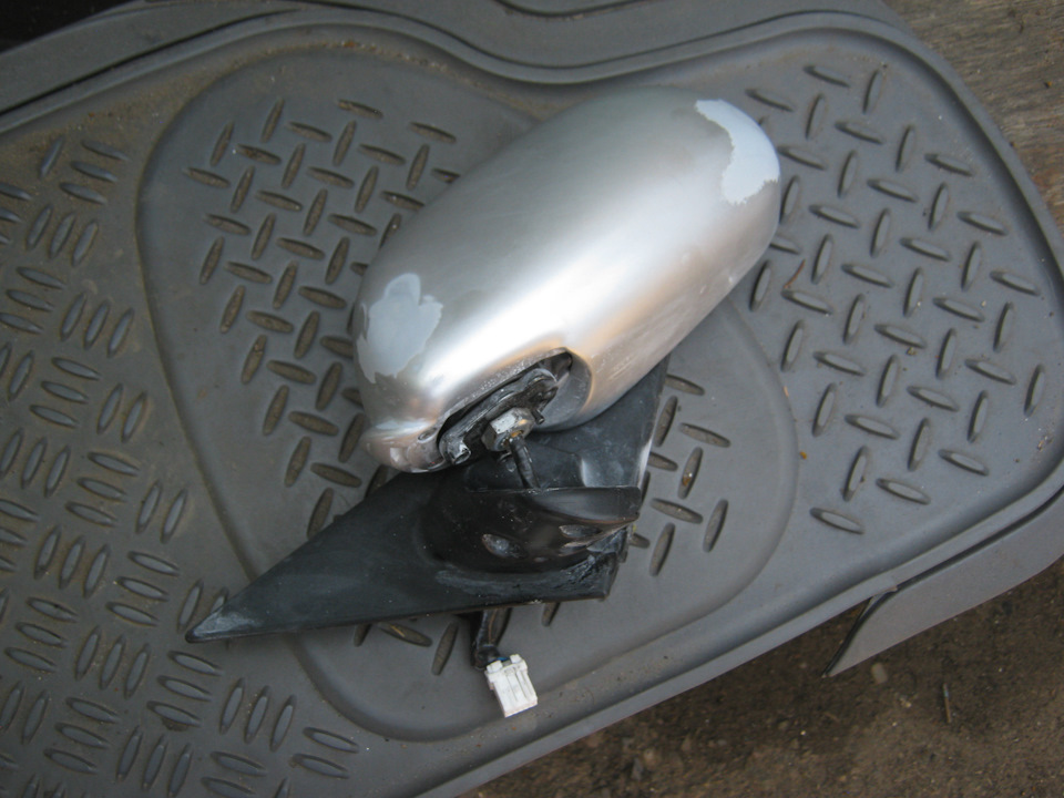 Ремонт наружнего зеркала заднего вида на Ниссане Скайлайн, как и на ...