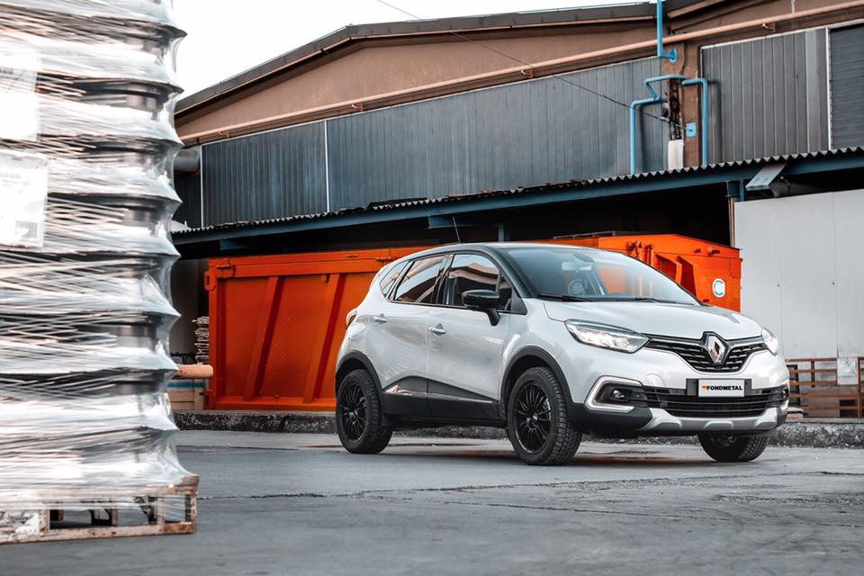 Renault Capture Na Diskah Fondmetal Dizajn 9rr Allrad Ru Na Drive2