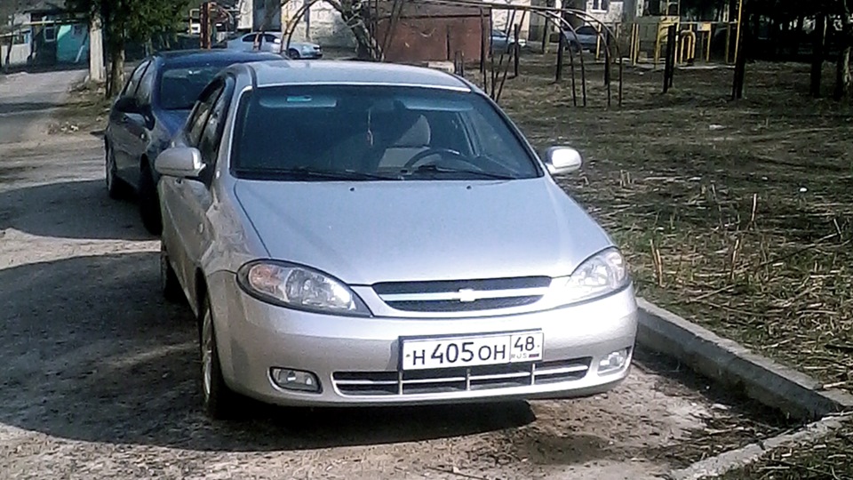 Авто глохнет, насос топливо не качает, дроссель щёлкает в чём дело ...