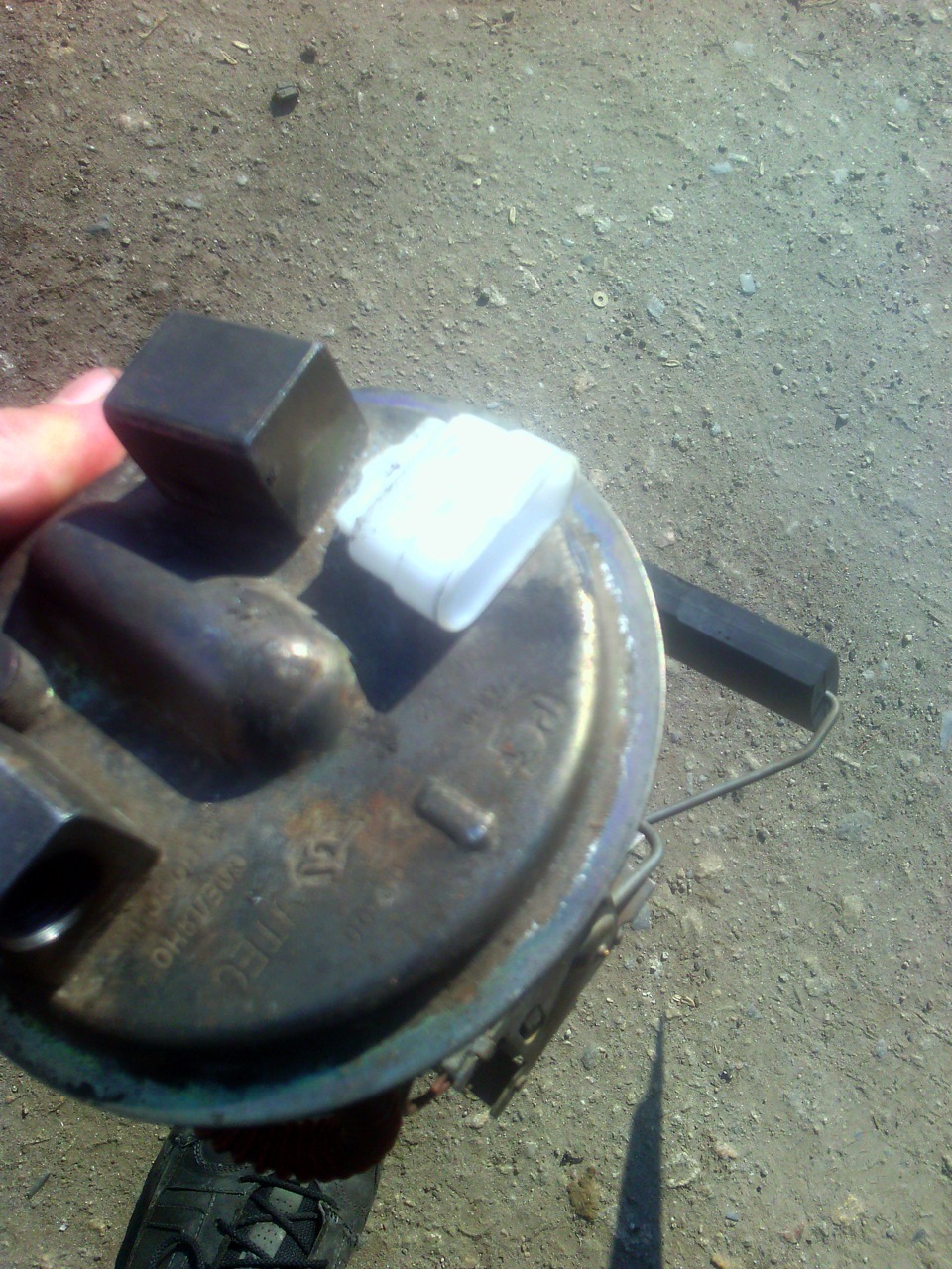 Сюрприз 8го марта)) Неисправность бензонасоса. — Lada 21102, 1,5 л ...