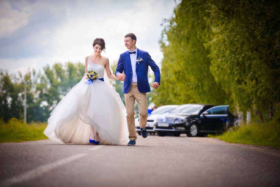 Свадьба в синем платье