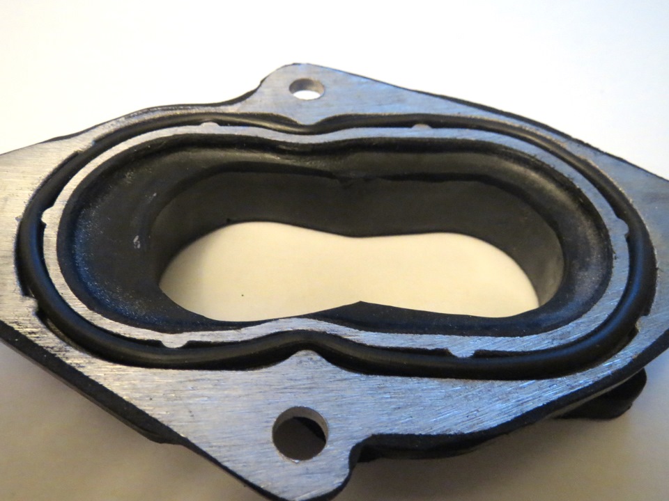 прокладка выпускного коллектора 402 двигатель карбюратор. прокладка между коллектором и карбюратором. коллектор уаз 452. фланец карбюратора ossca 03189. прокладка выпускного коллектора газ 402 двигатель.