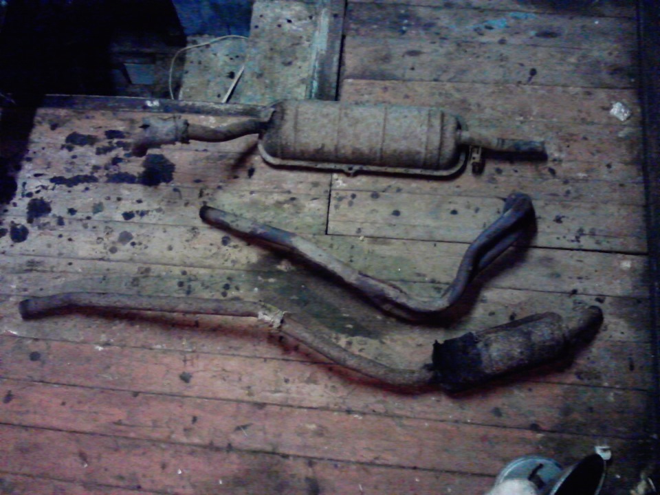 Наконец то заменил выхлопную трубу(полностью), и реактивные тяги ...