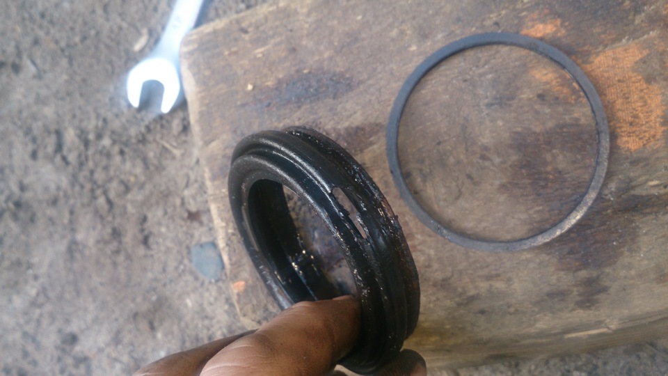 пыльник поршня