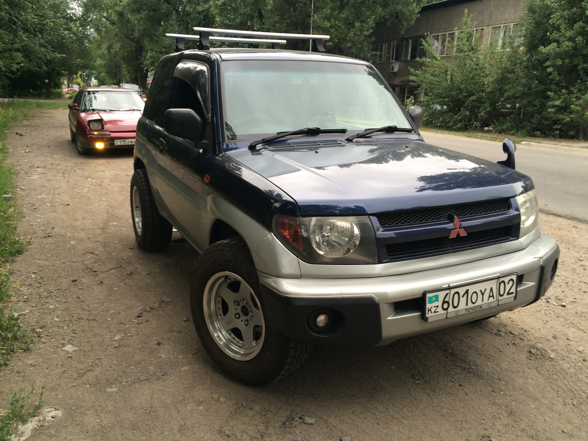 Pajero io. Mitsubishi Pajero io 1.8 2001. Mitsubishi io Pajero 1.8 2000. Pajero io 1.8. Паджеро ио 1999 1.8.