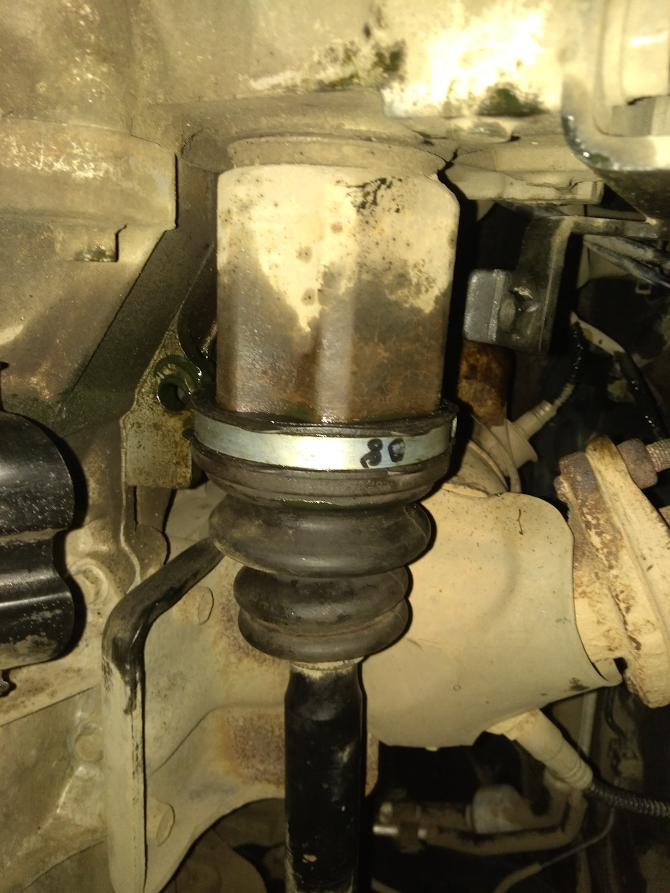 Новых хомут — KIA Ceed SW (1G)