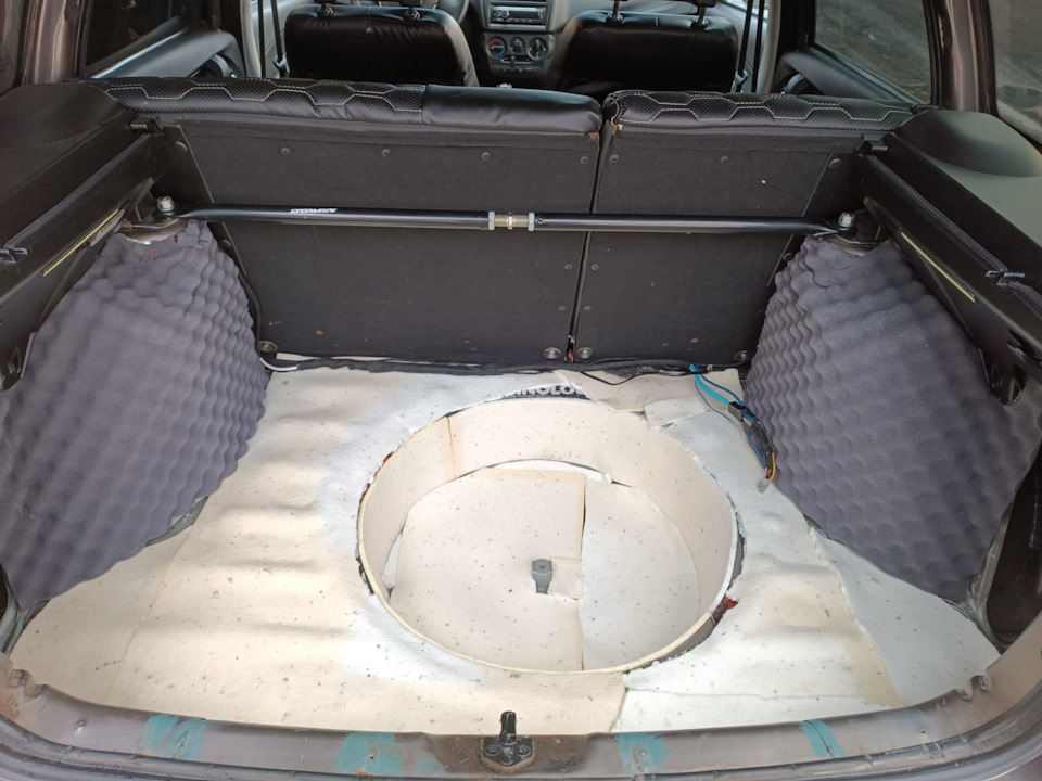 ШВИ багажника + новый пол и обивки — Lada Калина Универсал (2G), 1,6 л ...