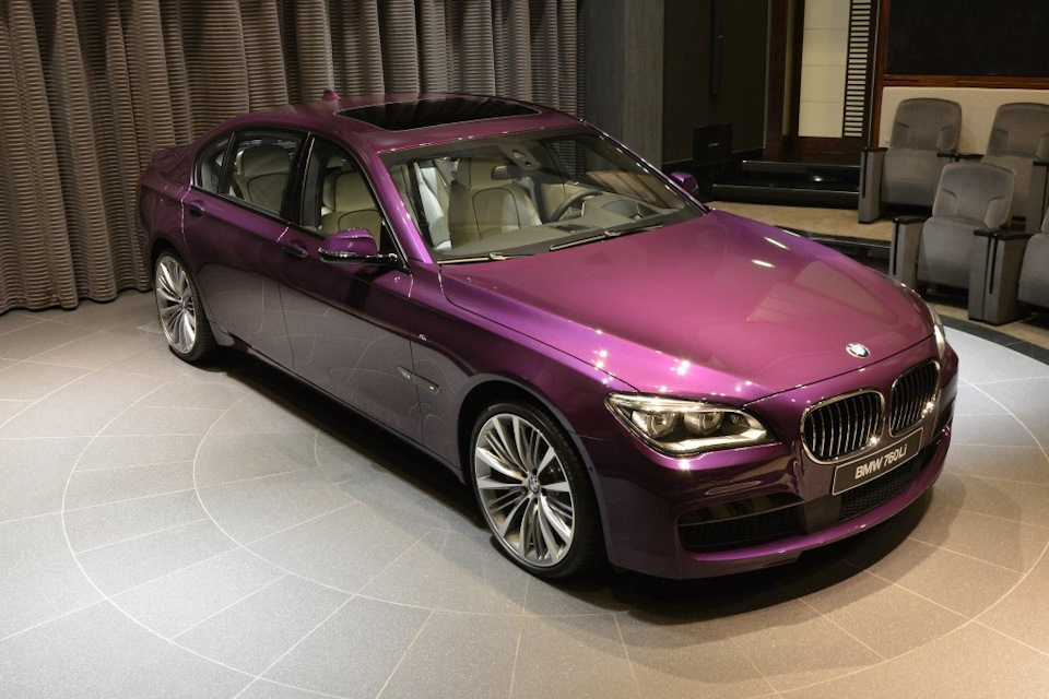 BMW 7 Series фиолетовая