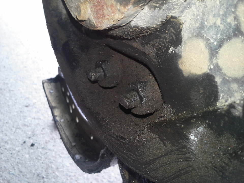 Потек задний тормозной цилиндр — УАЗ 315195 Hunter, 2,7 л, 2015 года ...