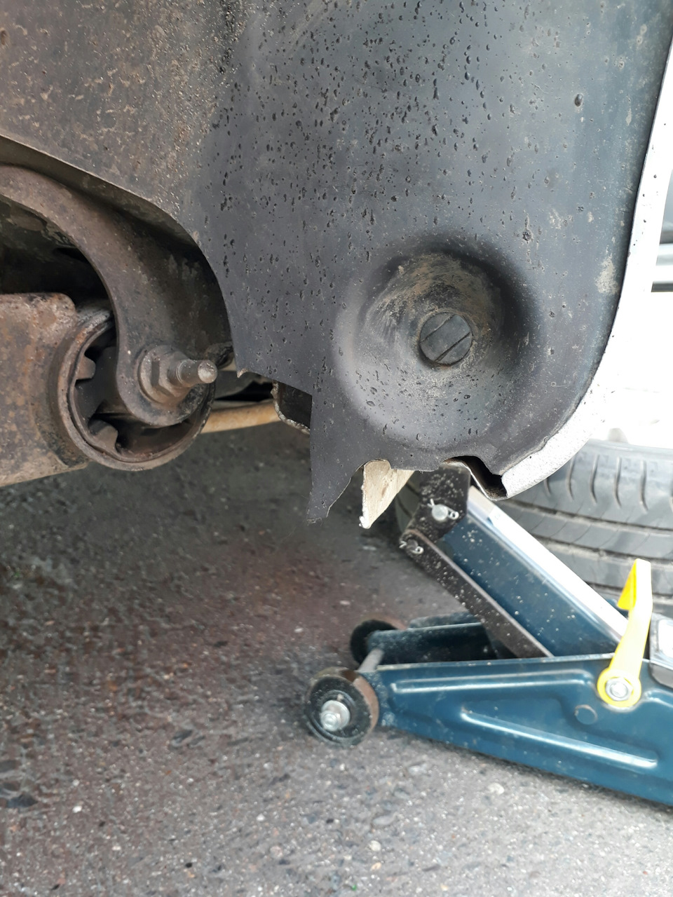 Ремонт задних локеров (подкрылков) — Peugeot 408, 1,6 л, 2012 года ...