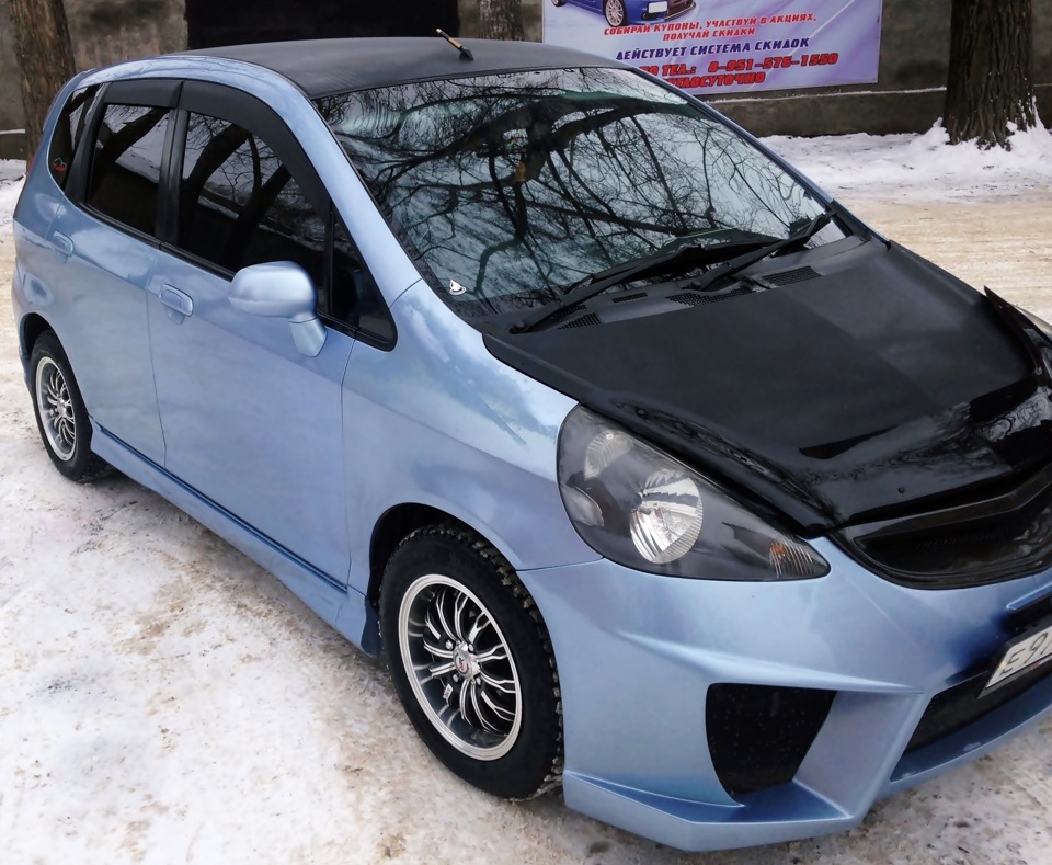 Купить фит дром. Хонда фит 2002 голубая. Honda Fit 2002. Honda Fit 2001. Хонда фит 2003 голубой.