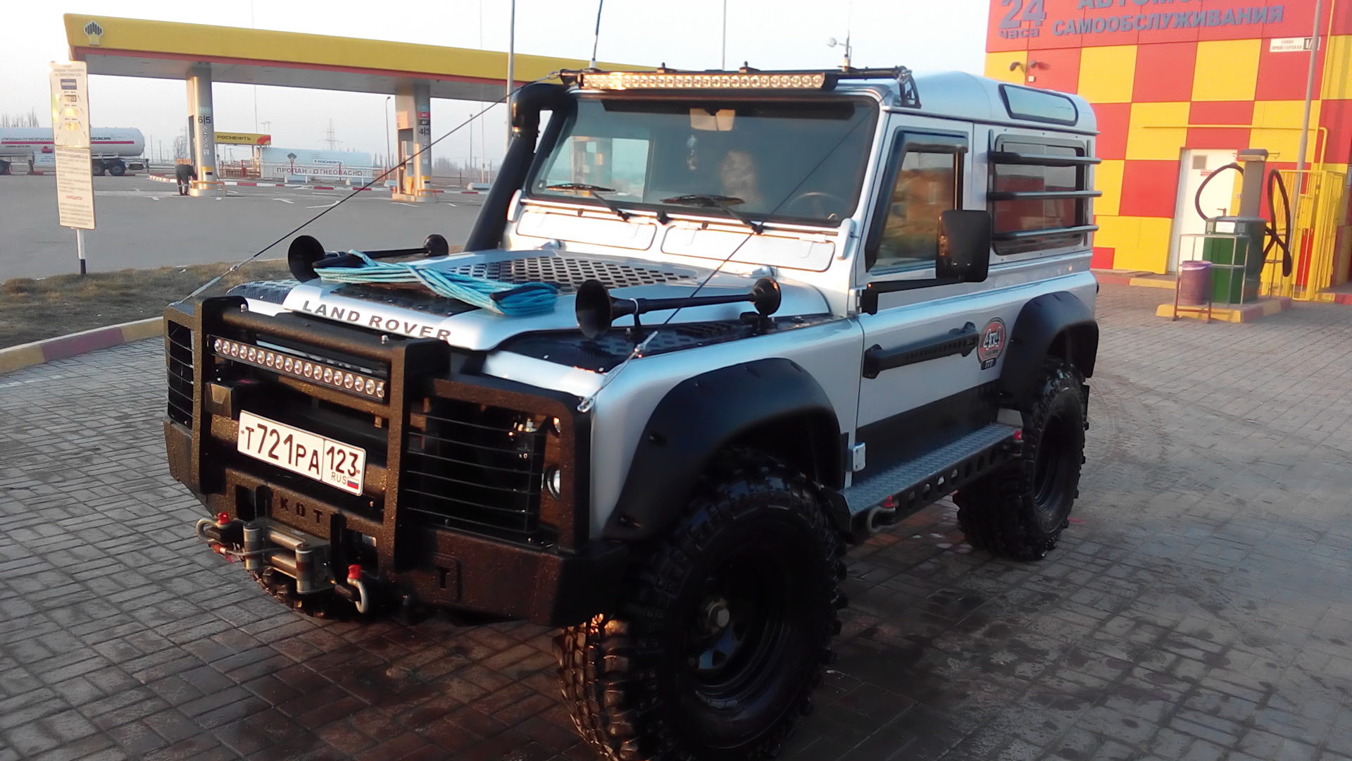 Land Rover Defender 2.5 дизельный 2006 | Настоящий внедорожник на DRIVE2