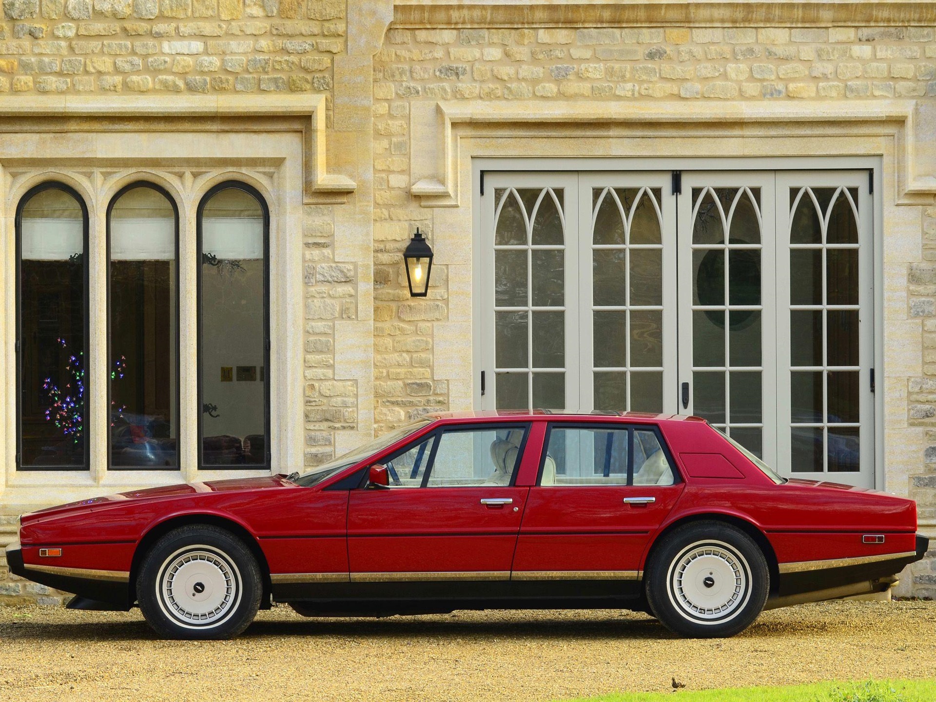 Aston Martin Lagonda 2020