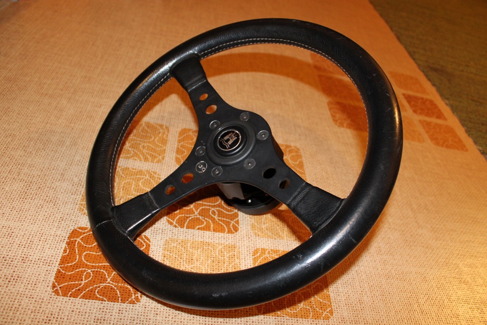 руль бмв м5 ф10. первый руль. руль raid 1 ваз 2109. руль вираж 1 на ваз 2101. перетянутый руль вираж.