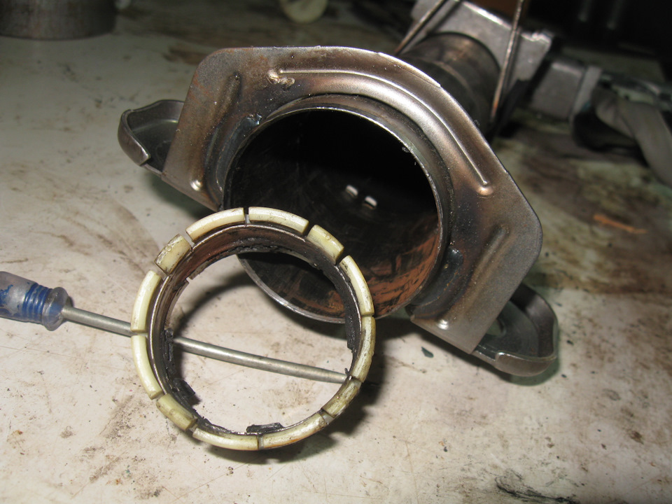 достал обойму — Citroen Berlingo (1G)