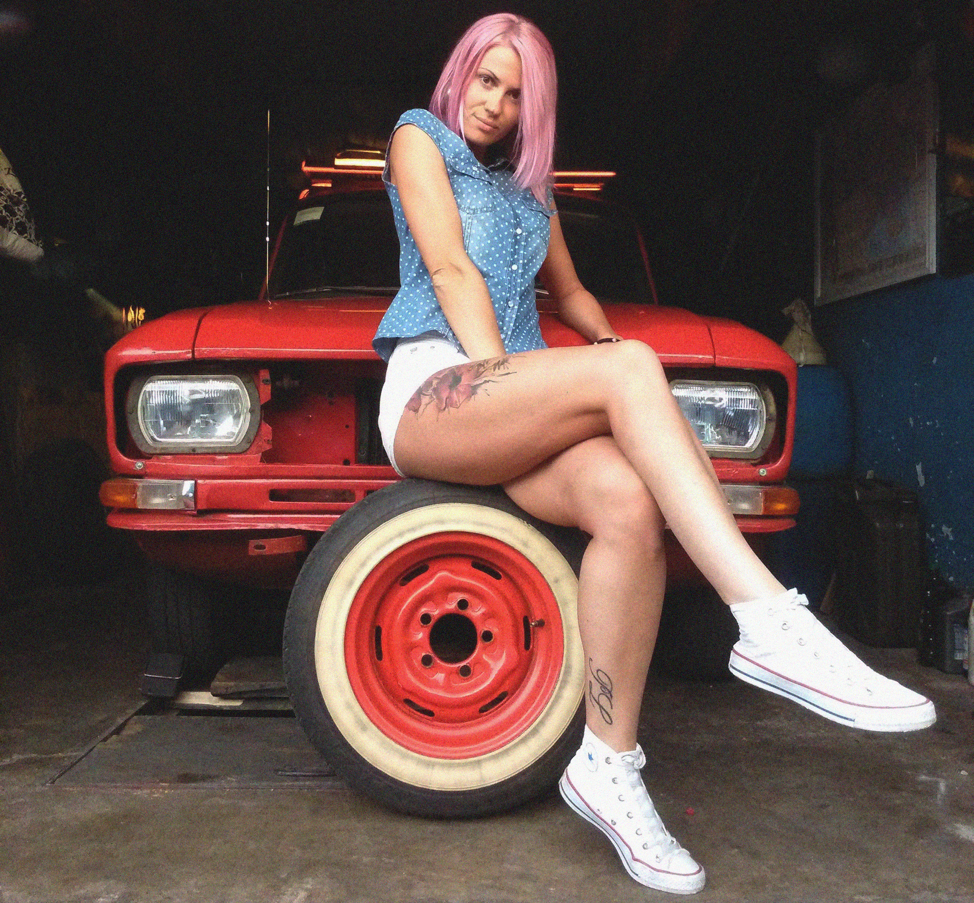 надпись наш гараж. красивый гараж. драйв 2 3008 красная бестия. гараж движ. гараж движ.