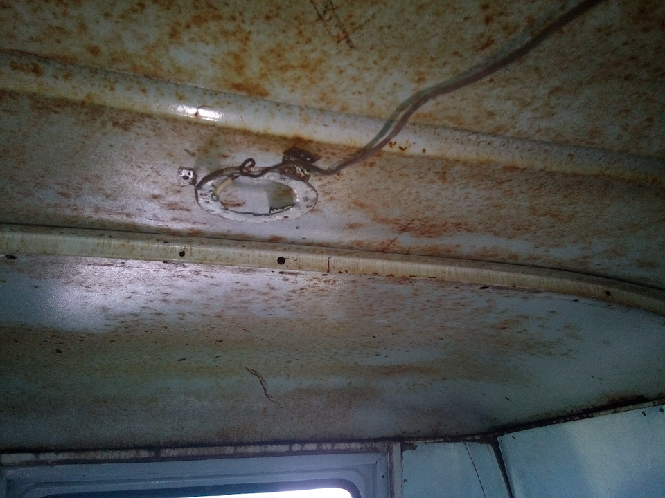 Демонтаж натяжного потолка. — ЕрАЗ 762В, 2,5 л, 1990 года | визит на ...