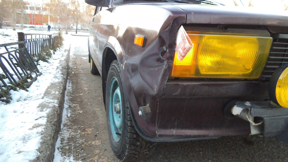 Девушка сдавая задним ходом перепутала педали. — LADA 21057, 1,5 л ...