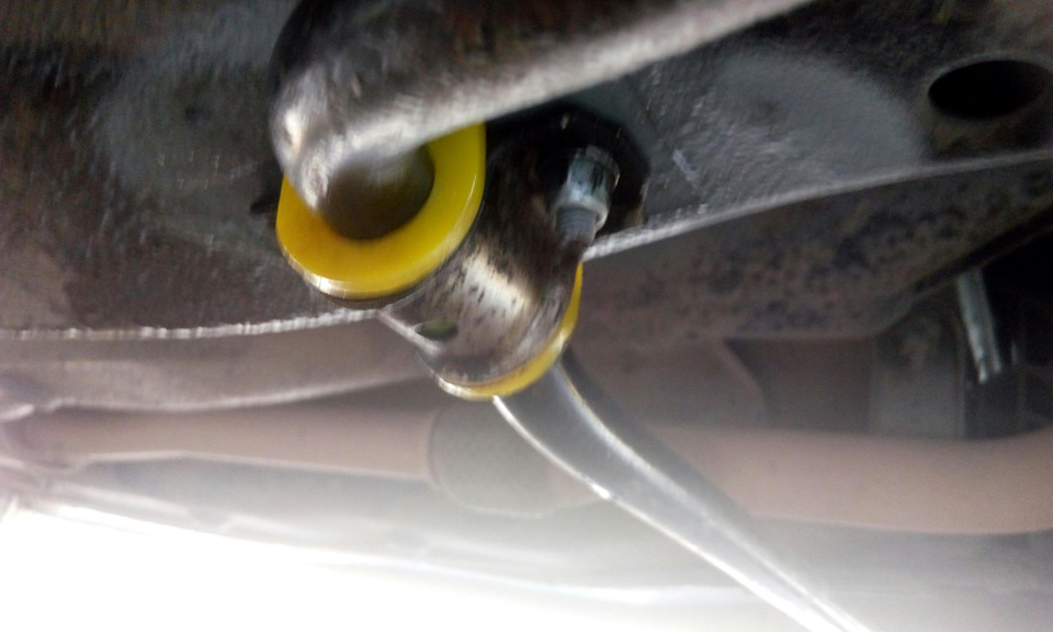 Стойки поперечной устойчивости — Lada Гранта лифтбек, 1,6 л, 2014 года ...