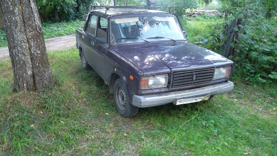 Старая 7. ВАЗ 2107 ржавая. Лада 2107 ржавая. Лада 2107 гнилая. Lada Riva 1500sl.