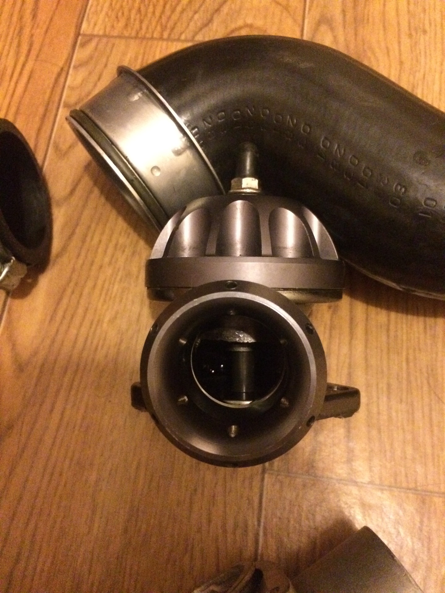 4. Клапан сброса турбины ауди. Клапан блуофф 1. Клапан избыточного давления турбины. Glk 220 клапан сброса давления турбины.