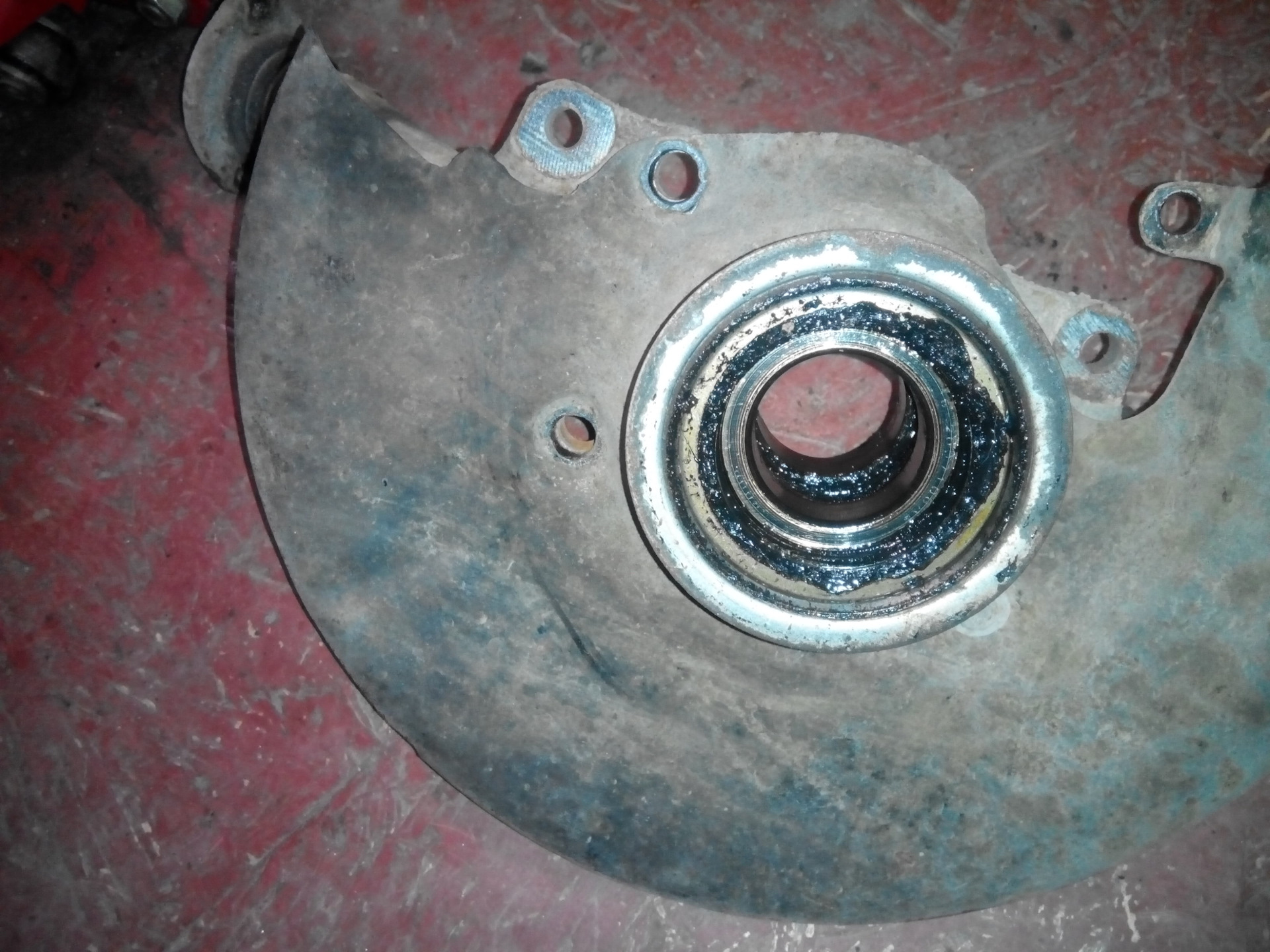 Ступица газ 3110. Ступица переднего колеса ваз 2114. Ступичный подшипник ваз 2106 передний. Ступица переднего колеса нива шевроле. Как вытащить ступицу.