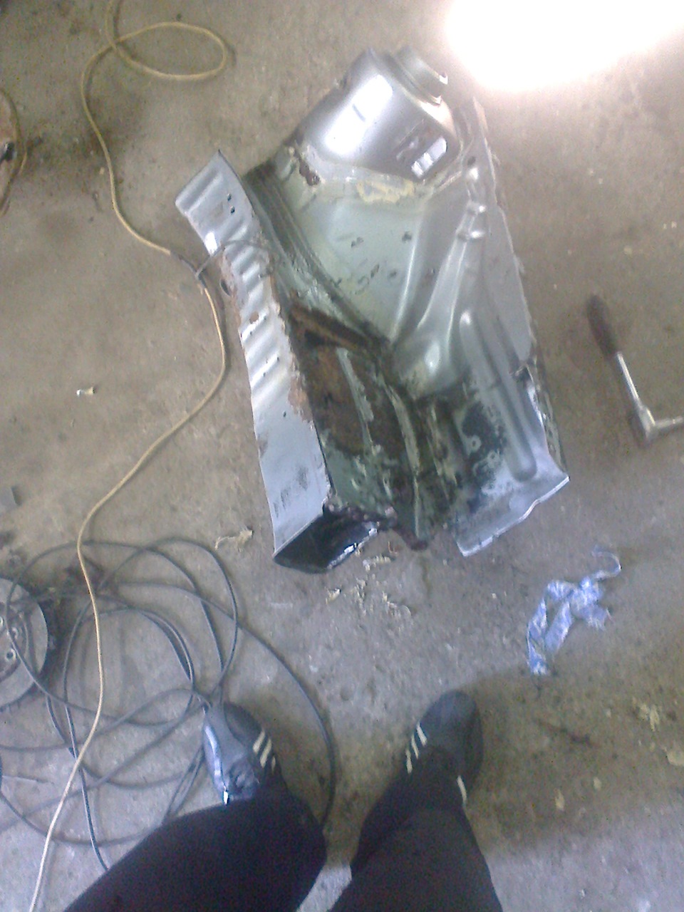 замена лонжерона — Volkswagen Golf Mk2, 1,6 л, 1988 года | своими ...