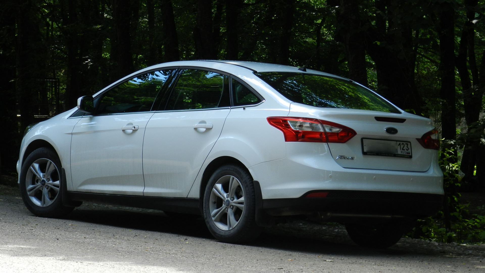 Ford Focus 2012 седан