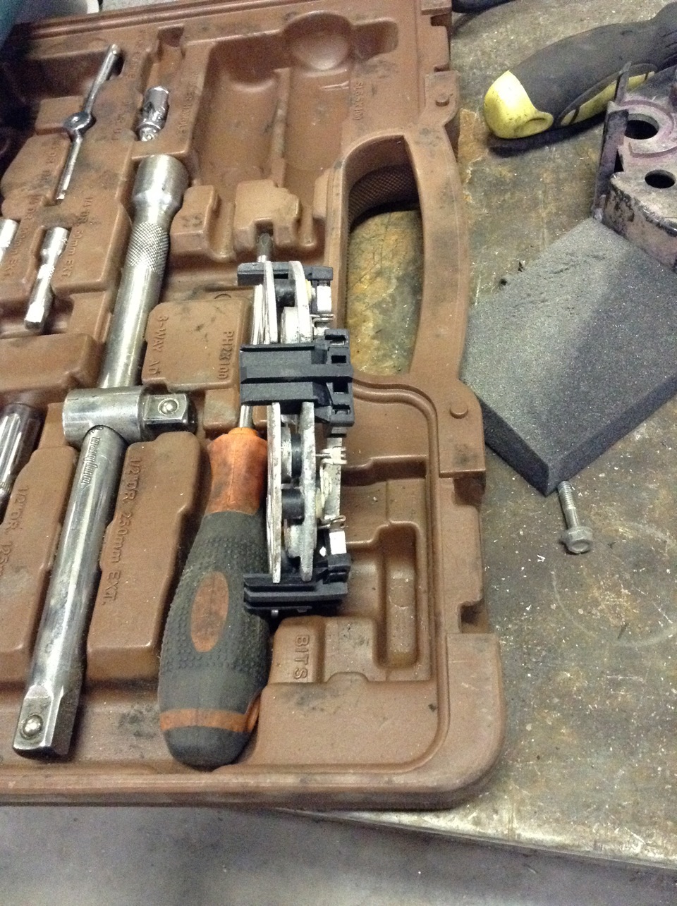 Фон в колонках от генератора. — Lada Гранта (1G), 1,6 л, 2012 года ...