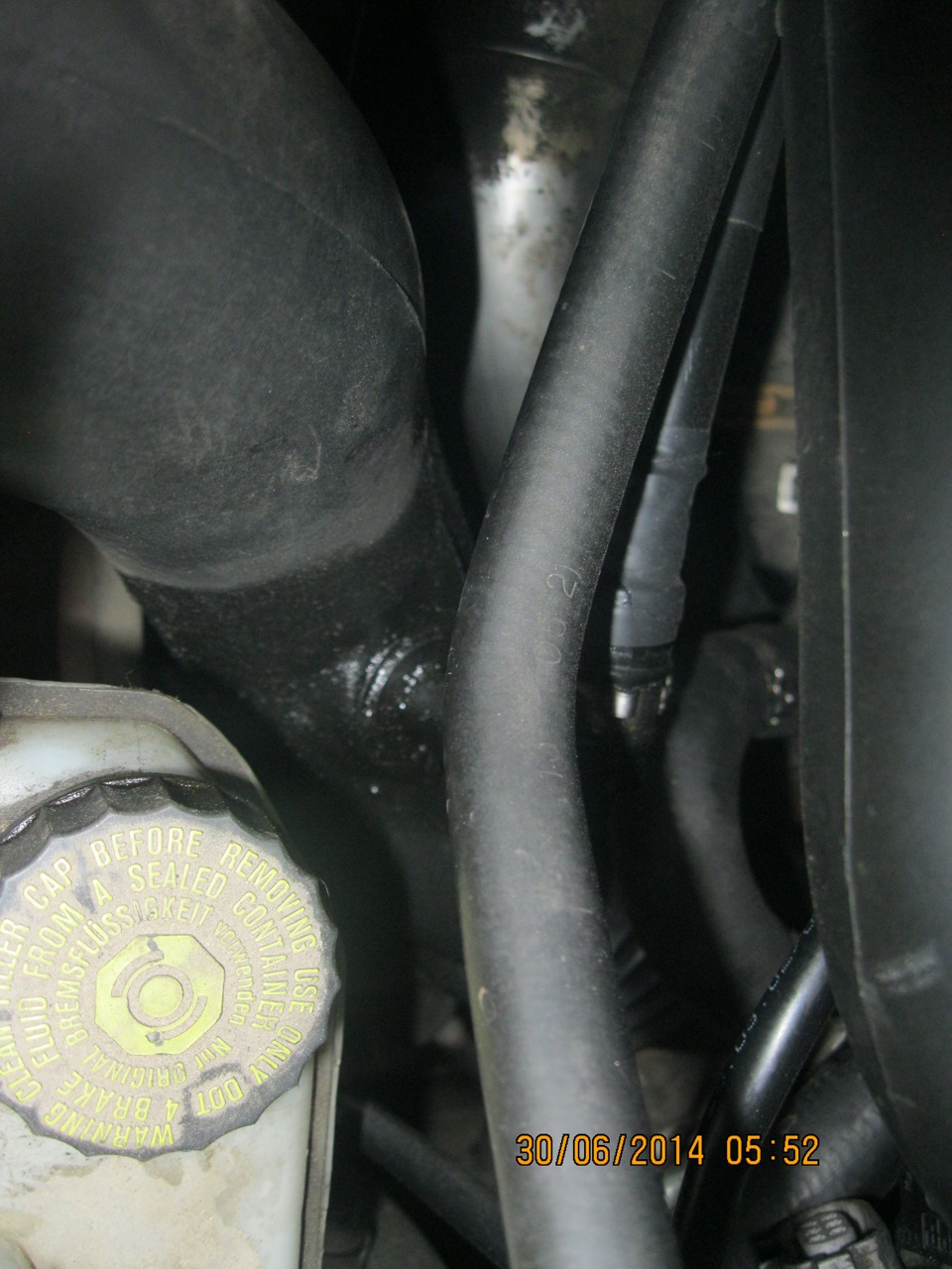 Масло на ваздушном патрубке. — Renault Laguna II, 1,9 л, 2002 года ...