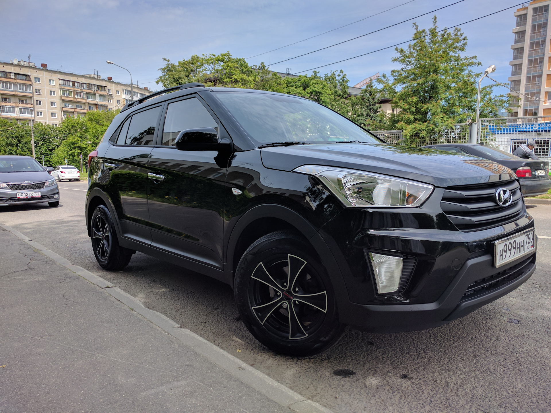 Hyundai Creta черная r18