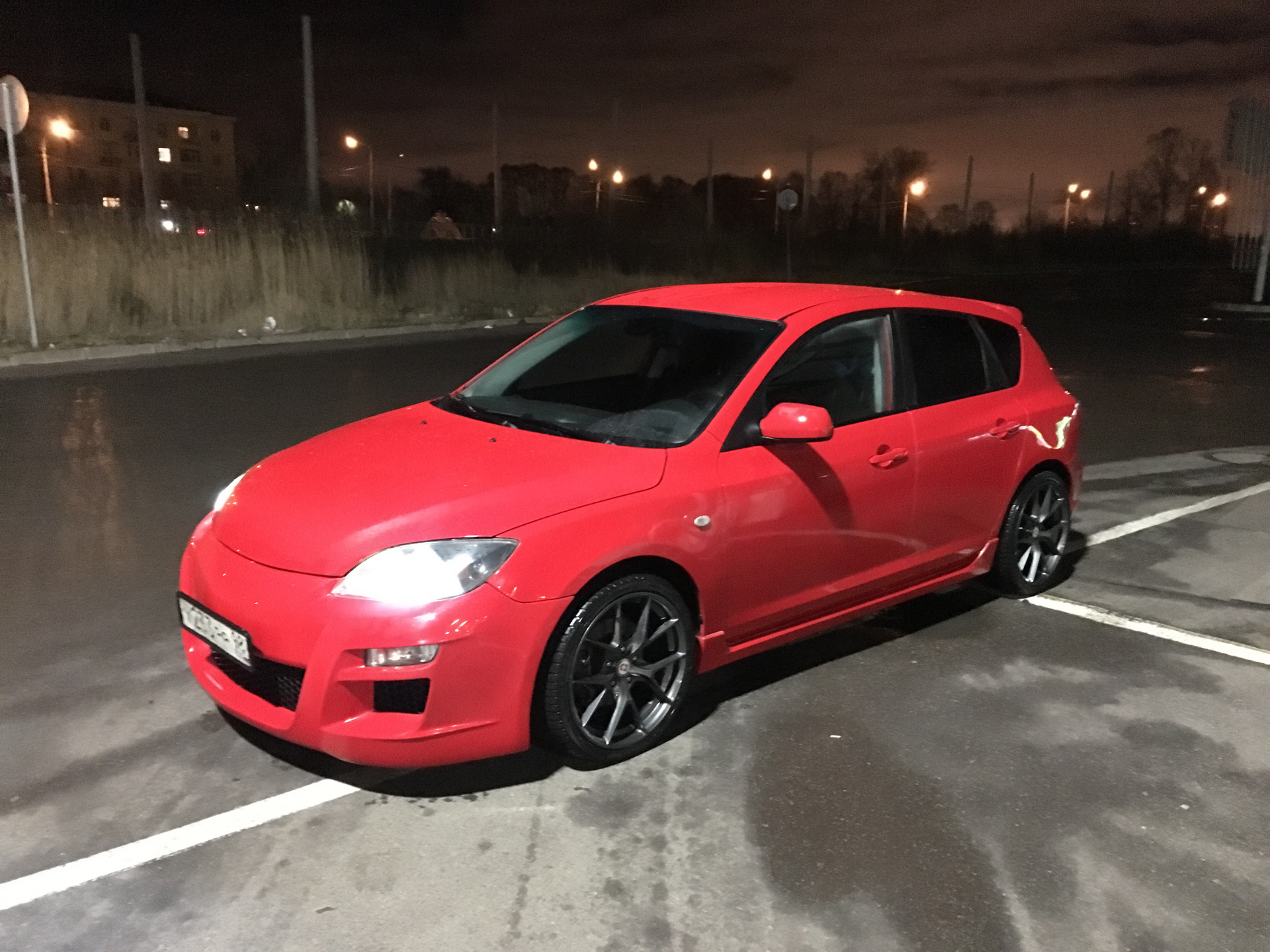 Mazda 3 колеса. Mazda 3 hre. Мазда 3 BL красная на 18 дисках. Mazda 3 BK hre. Диски hre Mazda 3 BK.