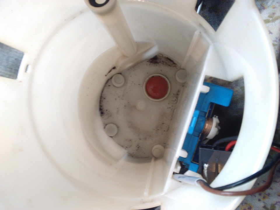 замена топливного фильтра — Nissan Almera Classic (B10), 1,6 л, 2007 ...