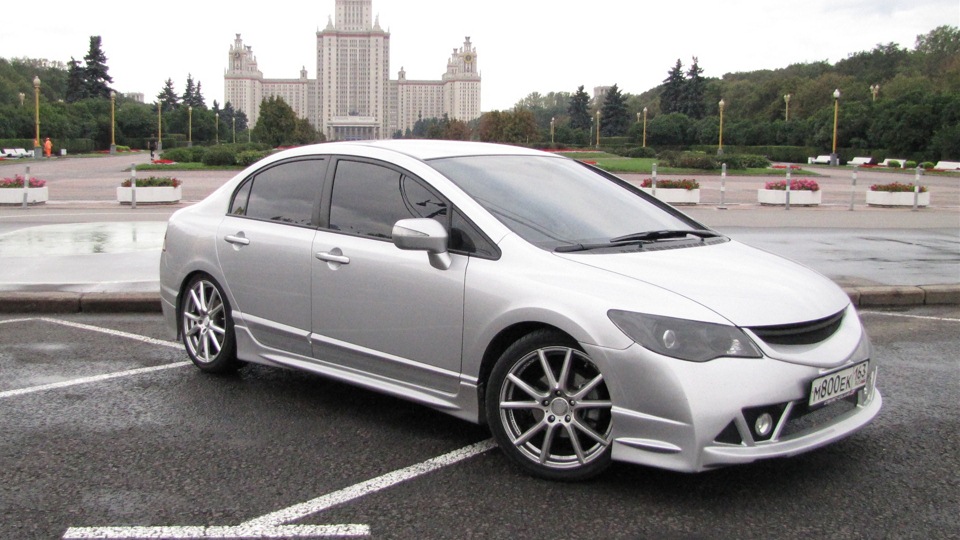 Купить Хонду Цивик 4d